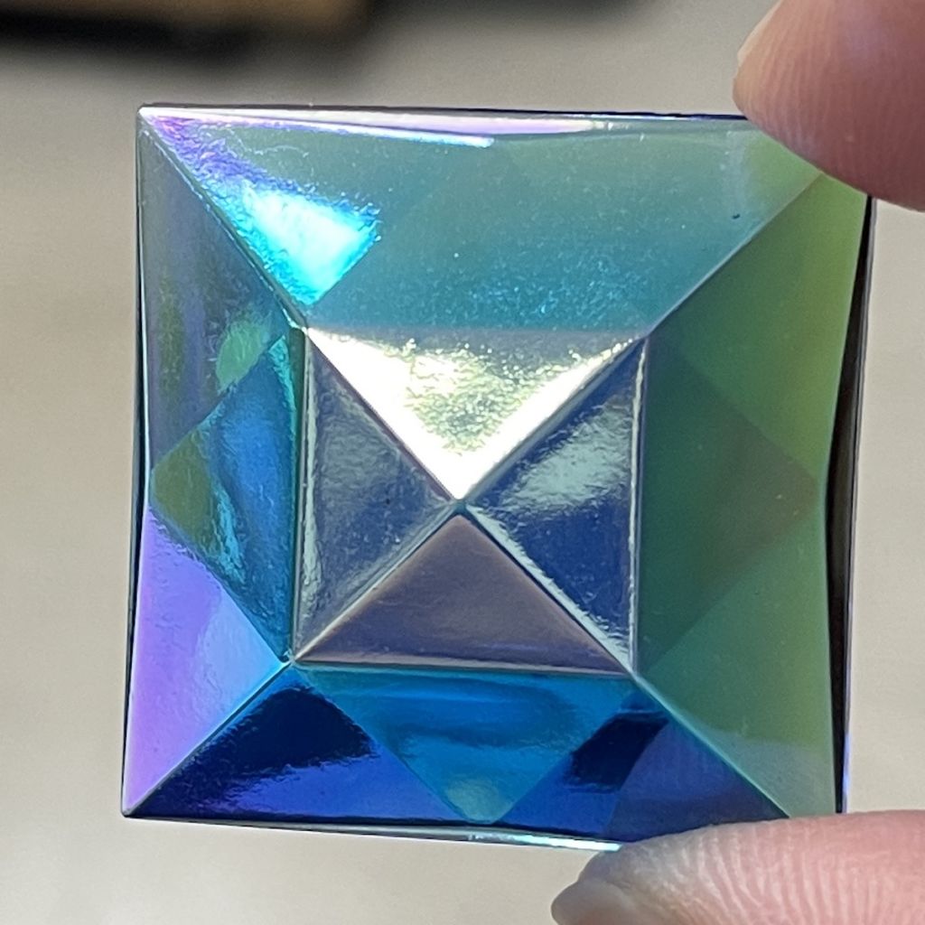 Dichroic Jewel 30mm Square RQ30-05 - Image 4